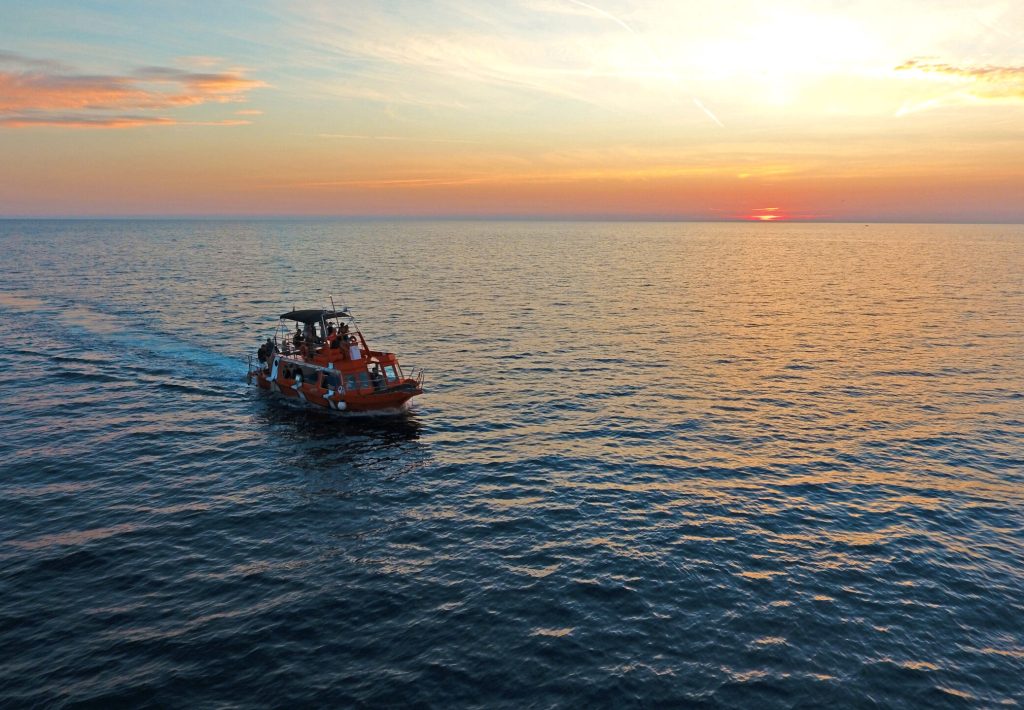 boat exursion rovinj sunset dolphin